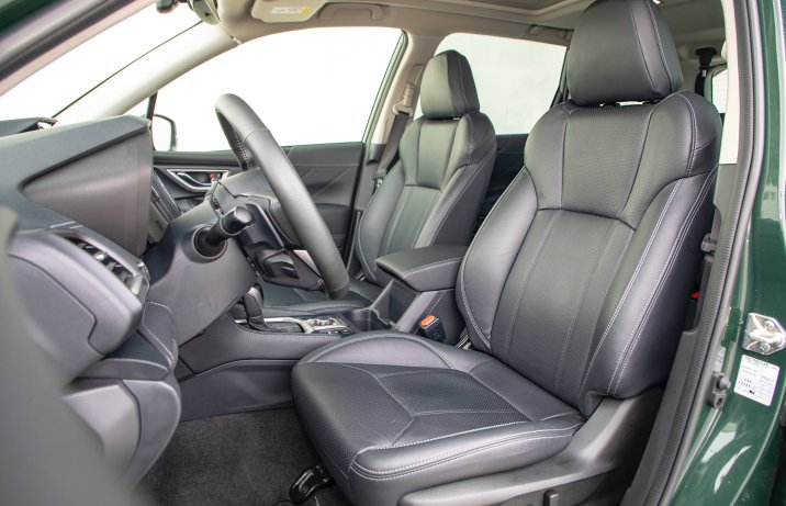 Subaru Forester 2.0i-L e-Boxer – fotele