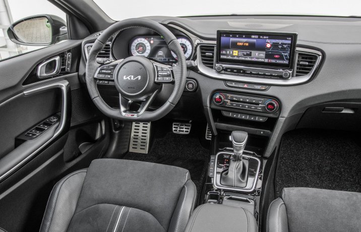Kia XCeed - kokpit