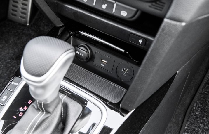 Kia XCeed - gniazdka