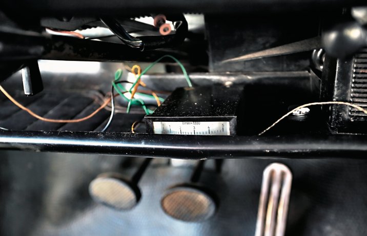 Wartburg 353W – wnętrze, obrotomierz