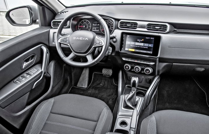 Dacia Duster TCe 150 EDC Journey – deska rozdzielcza