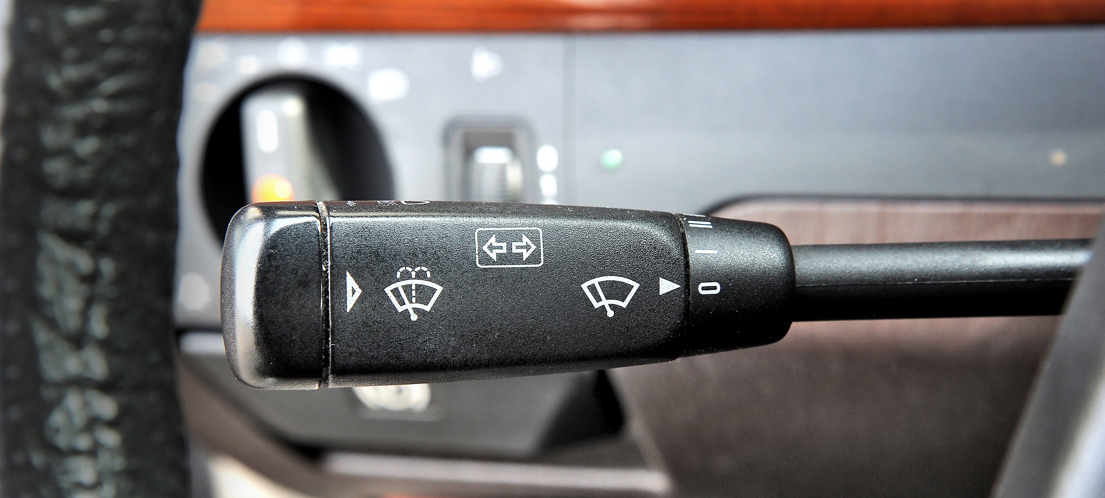 przelacznik zintegrowany