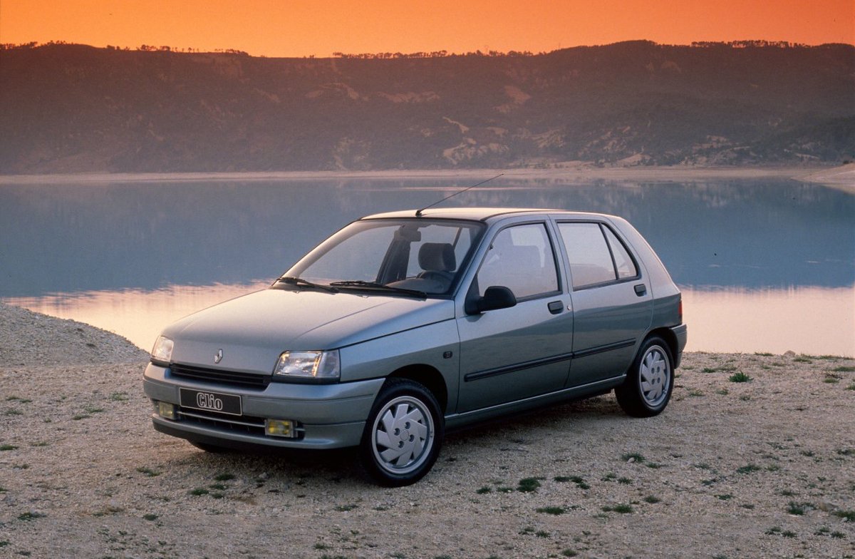 Renault Clio I RT przód i bok