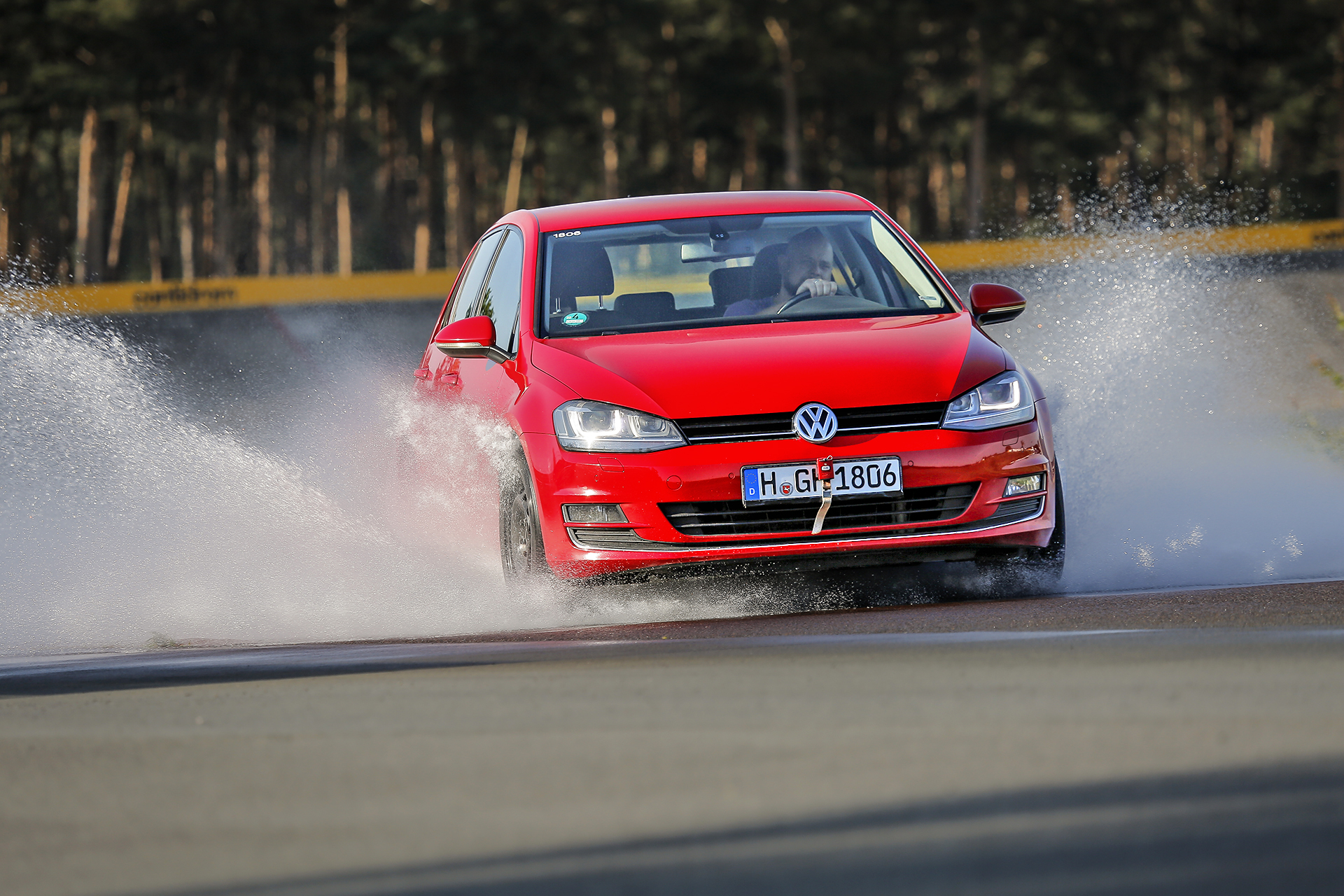 test opon premium_aquaplaning poprzeczny