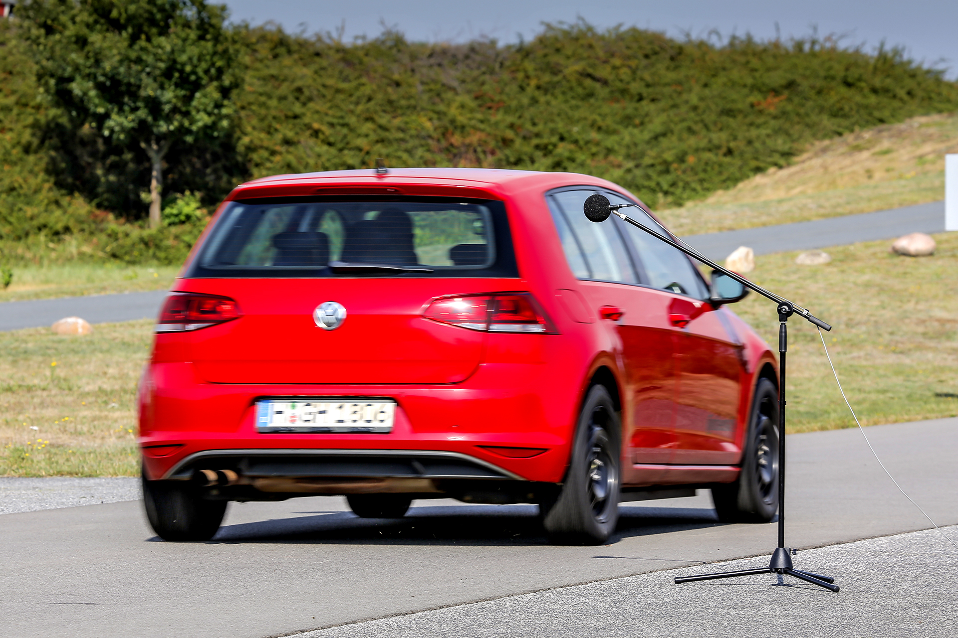 test opon premium_glosnosc