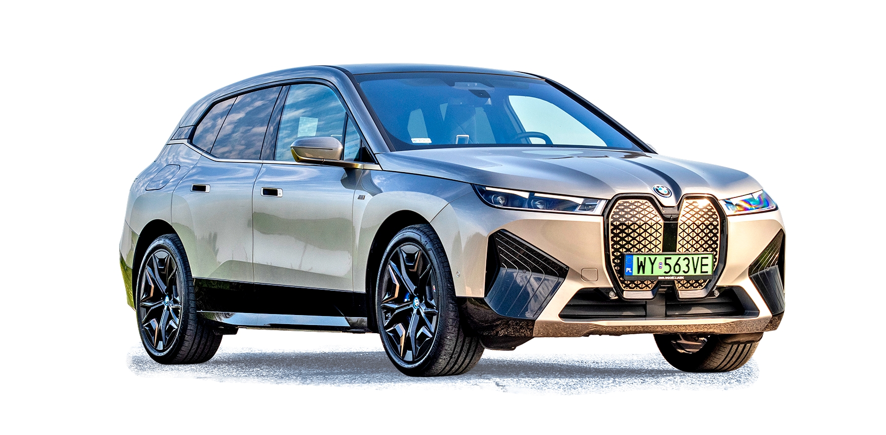 BMW iX przód