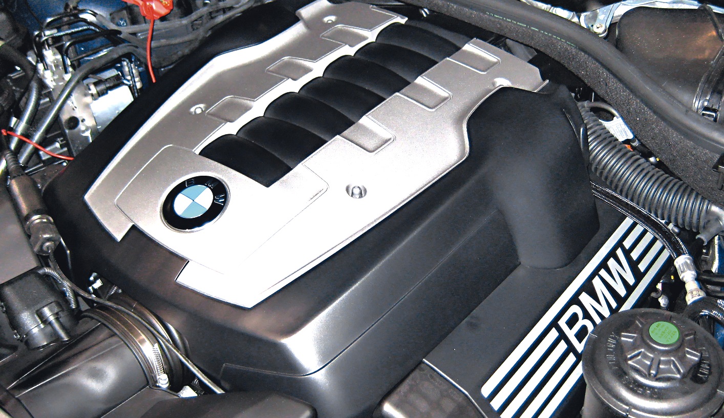 silnik bmw 44 v8