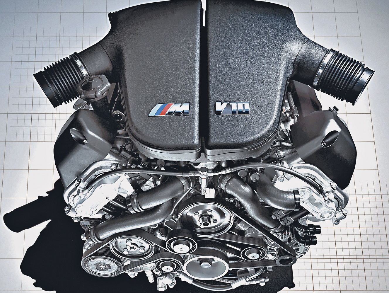 silnik bmw m5 v10