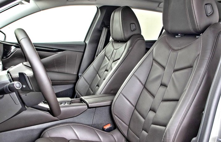 DS 4 E-Tense 225 – fotele przód