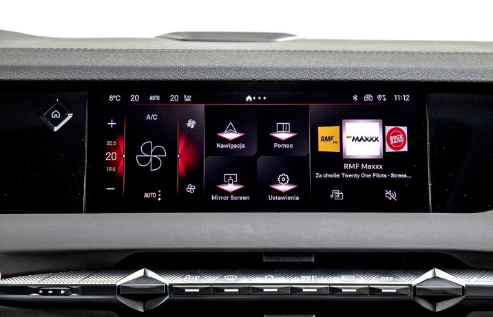 DS 4 E-Tense 225 – system operacyjny, multimedialny