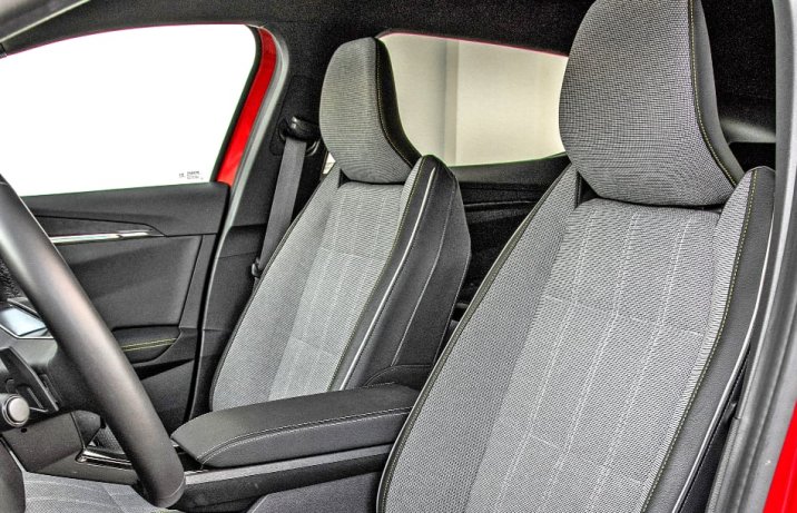 Renault Megane E-Tech EV60 techno  – fotele