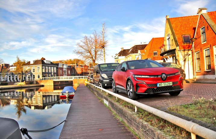 Renault Megane E-Tech EV60 techno – przód