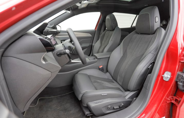 Peugeot 408 - fotele