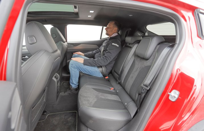 Peugeot 408 - kanapa