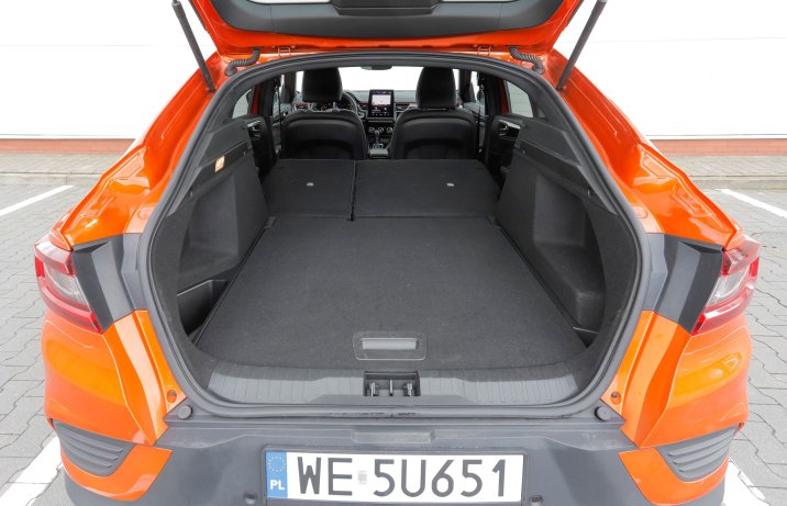 Renault Arkana - złożona kanapa