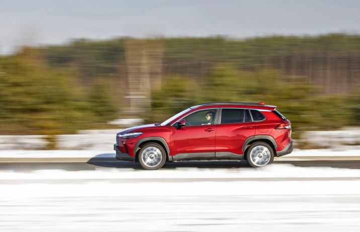 Toyota Corolla Cross 2.0 Hybrid AWD-i e-CVT – dynamika jazdy