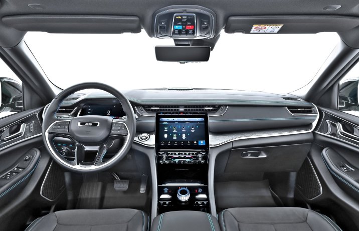 Jeep Grand Cherokee 4xe – wnętrze, deska rozdzielcza