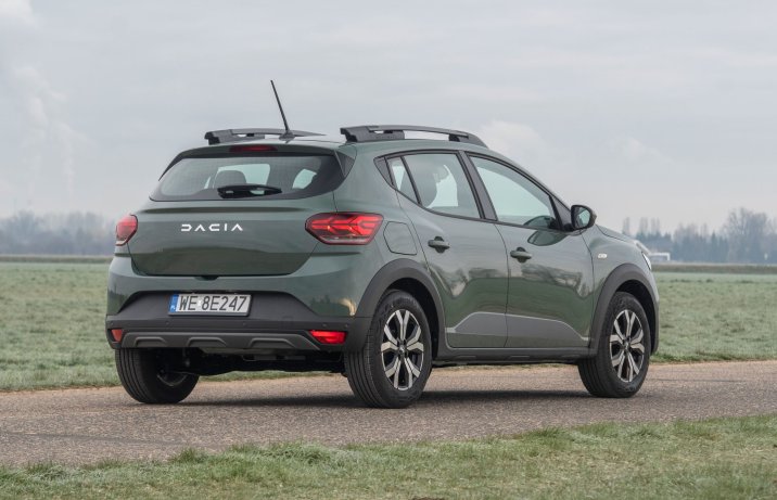 Dacia Sandero - tył