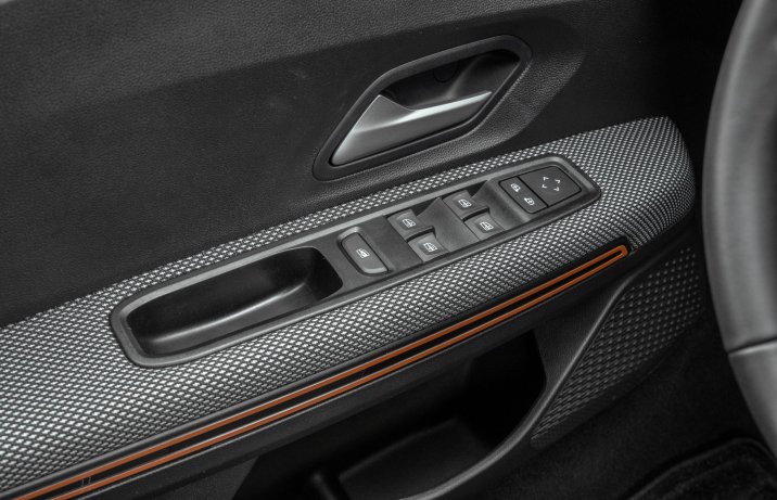 Dacia Sandero - panel szyb