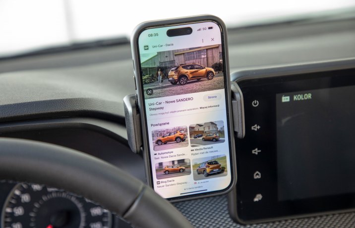 Dacia Sandero - uchwyt na smartfon