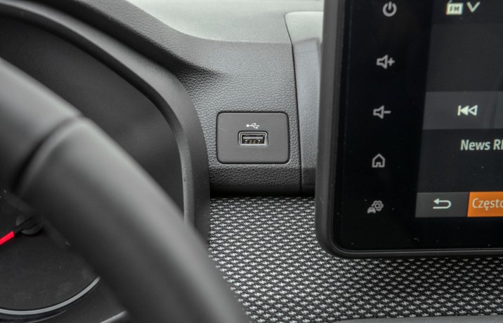 Dacia Sandero - gniazdo USB