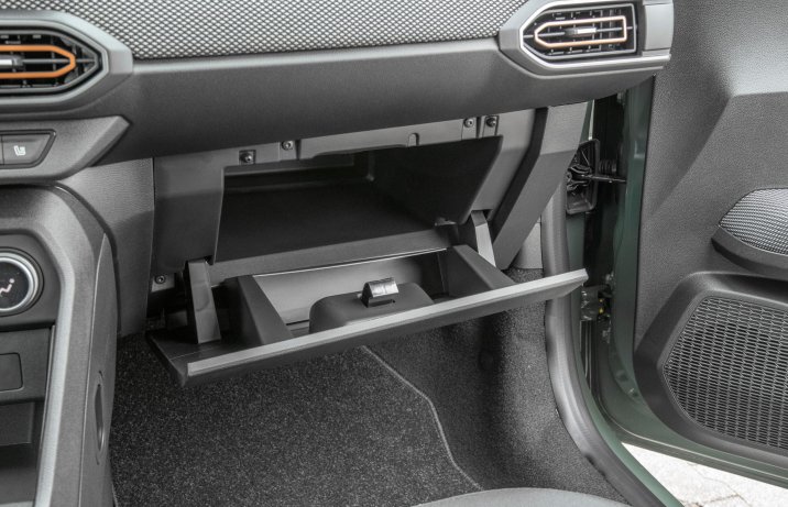 Dacia Sandero - schowek