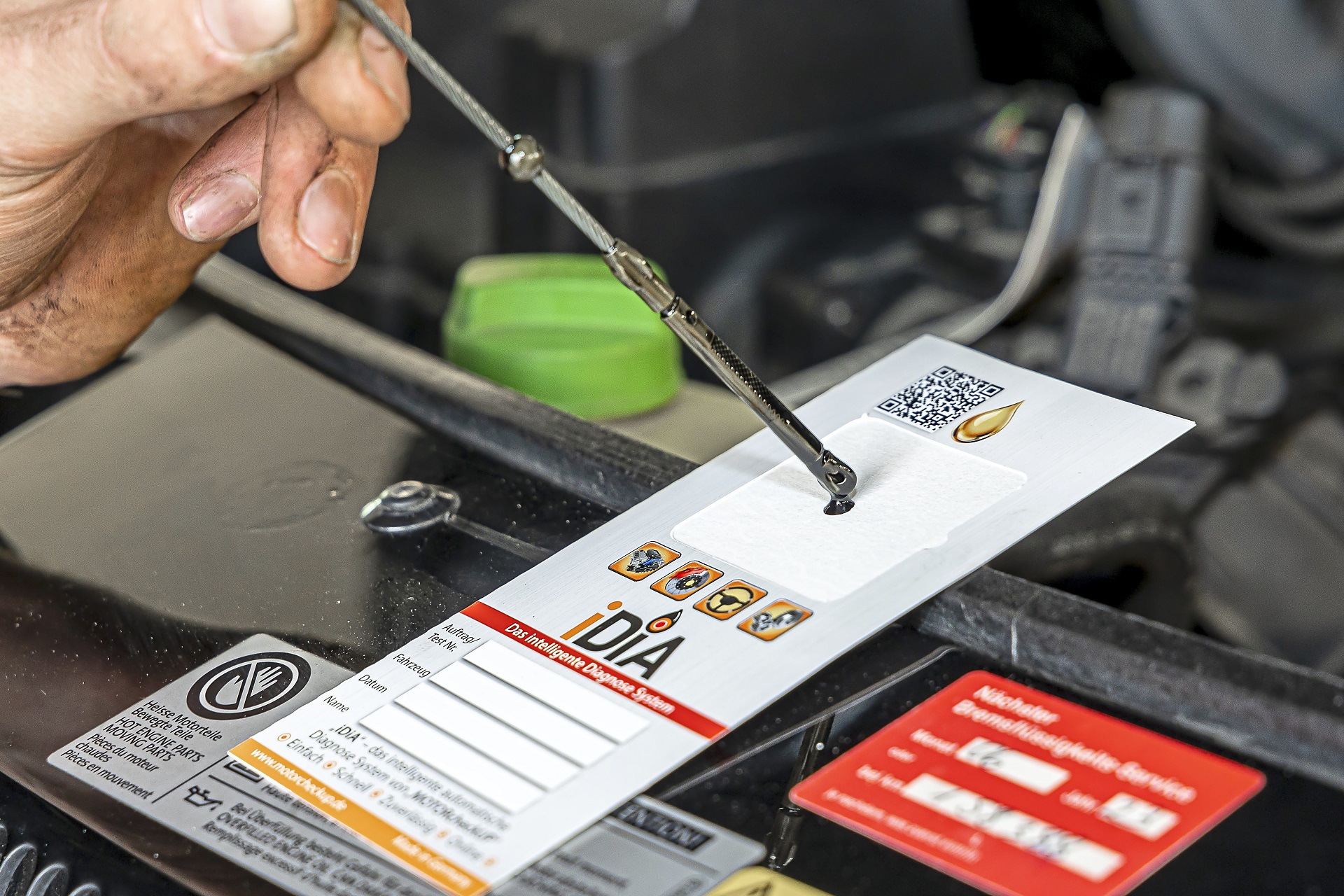 sprawdzanie silnika_plama oleju