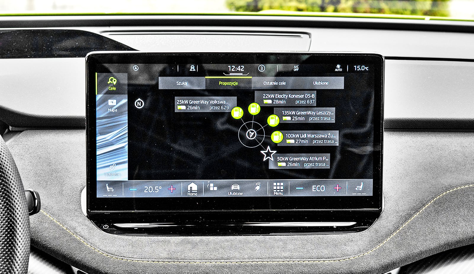 skoda enyaq coupe ekran planowanie podróży