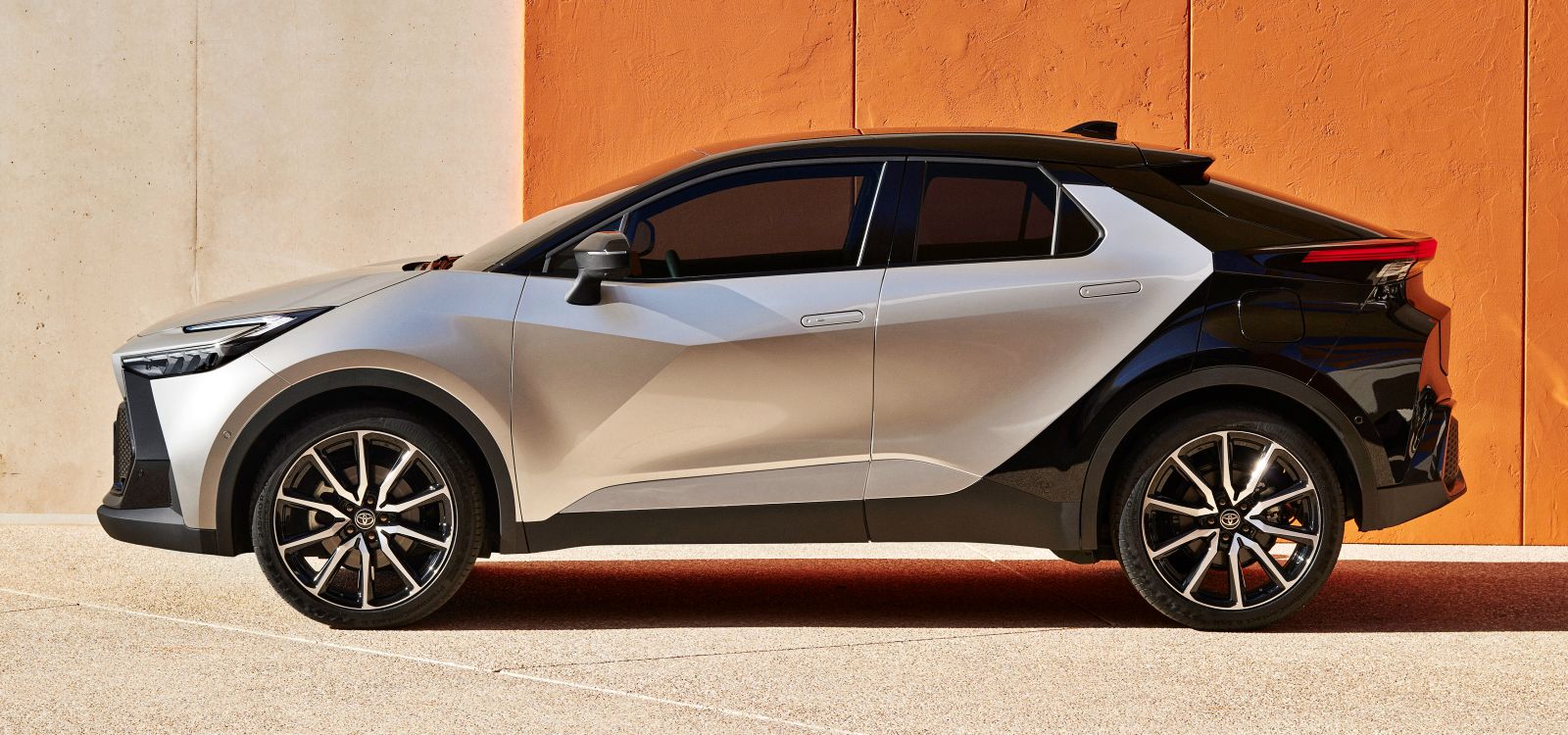 toyota-chr-bok