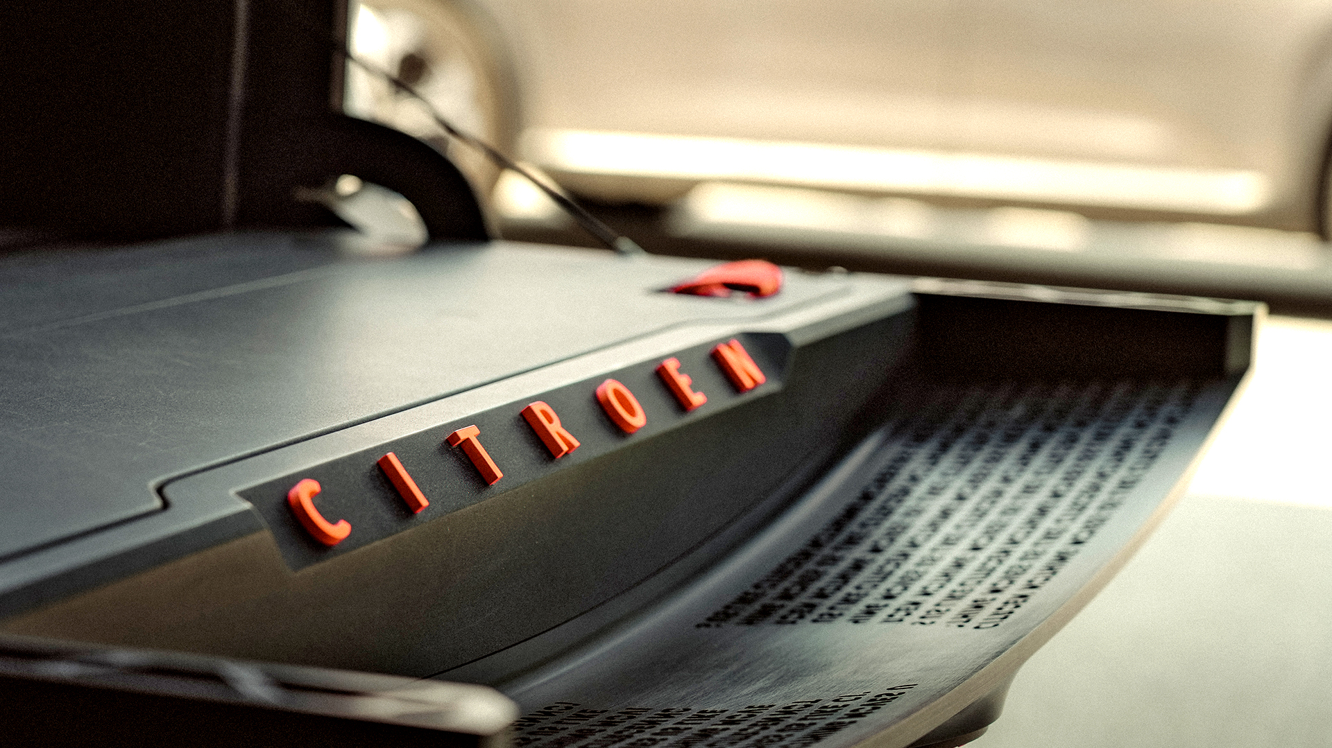 citroen oli pokrywa przedziału bgażowego