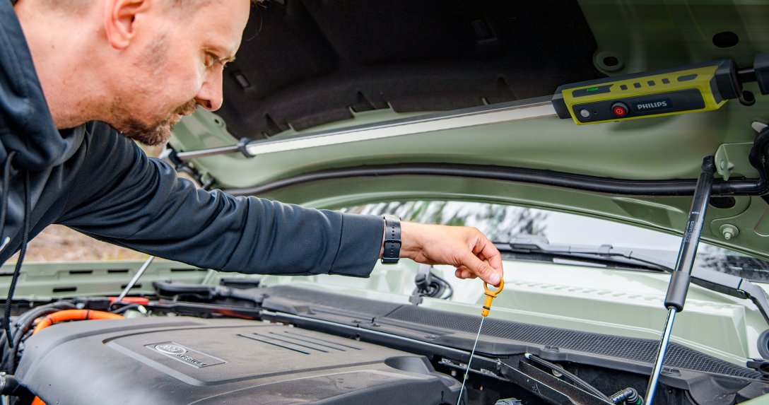 Lampa warsztatowa pod maskę