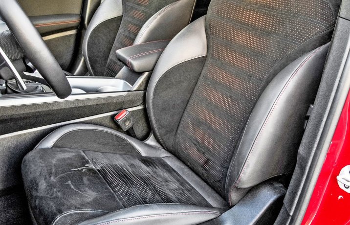 Alfa Romeo Tonale 1.5 T4 Hybrid – fotele