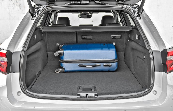 Toyota Corolla TS 2.0 Hybrid GR Sport – bagażnik