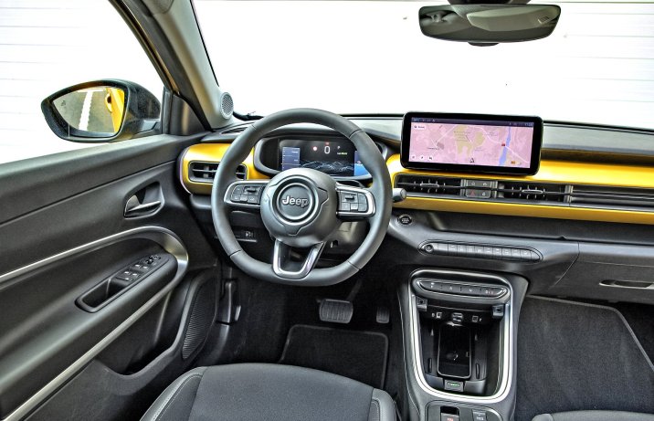 Jeep Avenger BEV (2023) – kokpit