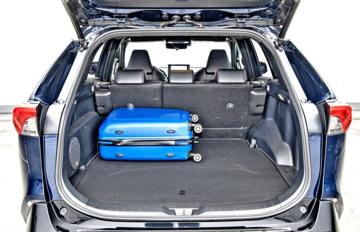 Toyota RAV4 Plug-in Hybrid AWD-i – bagażnik