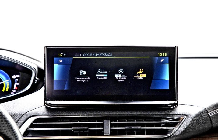Peugeot 3008 HYbrid4 300 (2023) – klimatyzacja