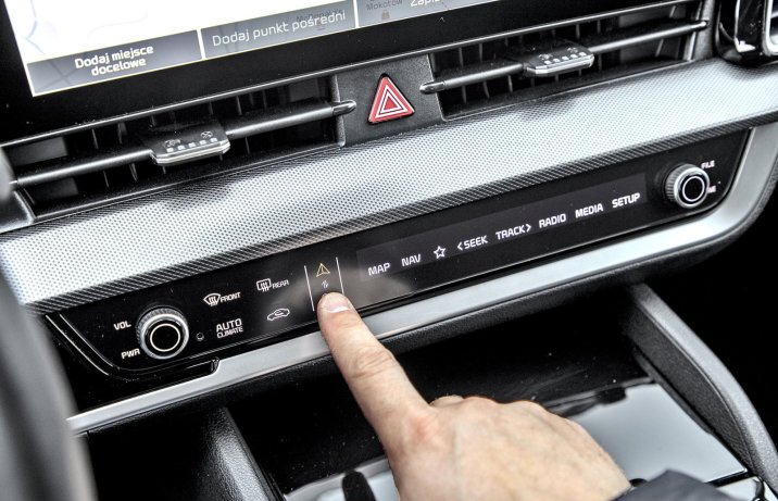 Kia Sportage 1.6 T-GDI Plug-in Hybrid (PHEV) – panel audio