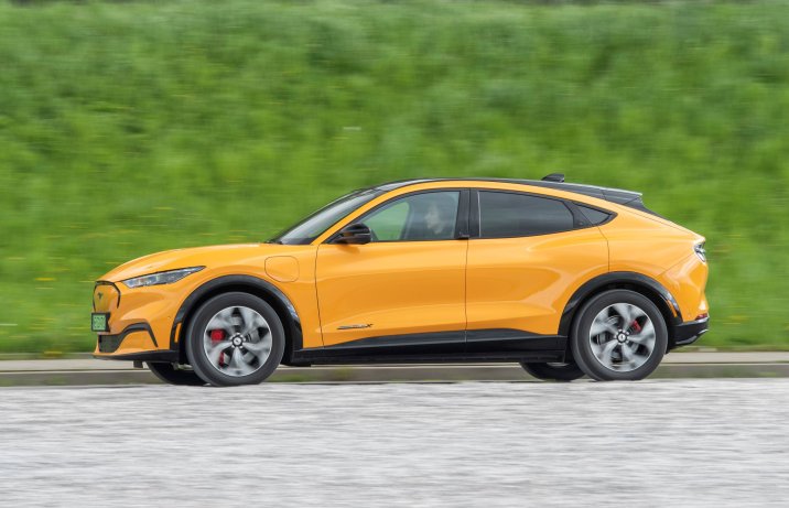 Ford Mustang Mach-E - bok