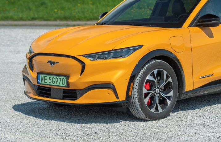 Ford Mustang Mach-E - przód