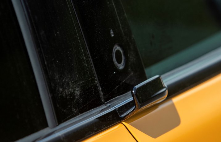 Ford Mustang Mach-E - przednia klamka