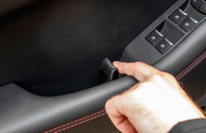 Ford Mustang Mach-E - klamka