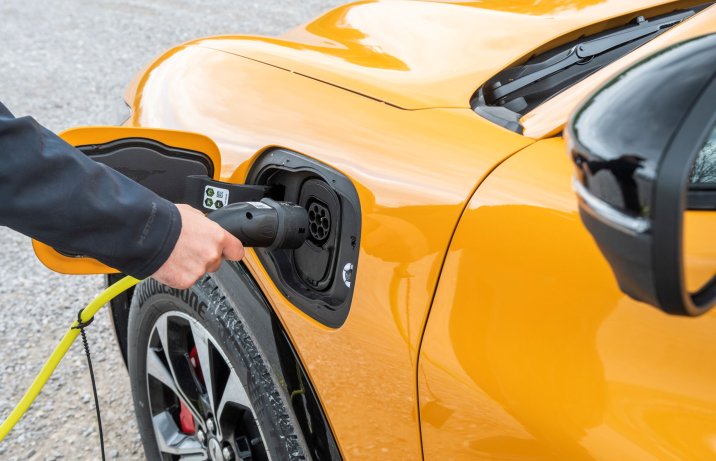 Ford Mustang Mach-E - ładowanie