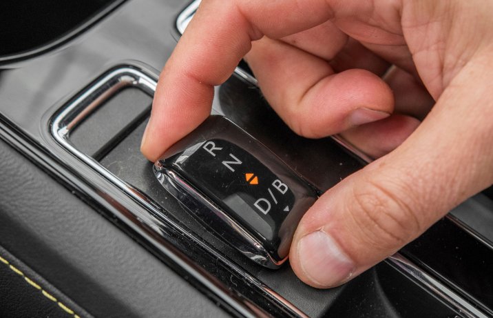 Skoda Enyaq Coupe - dźwigienka automatu