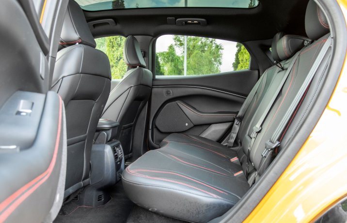 Ford Mustang Mach-E - kanapa