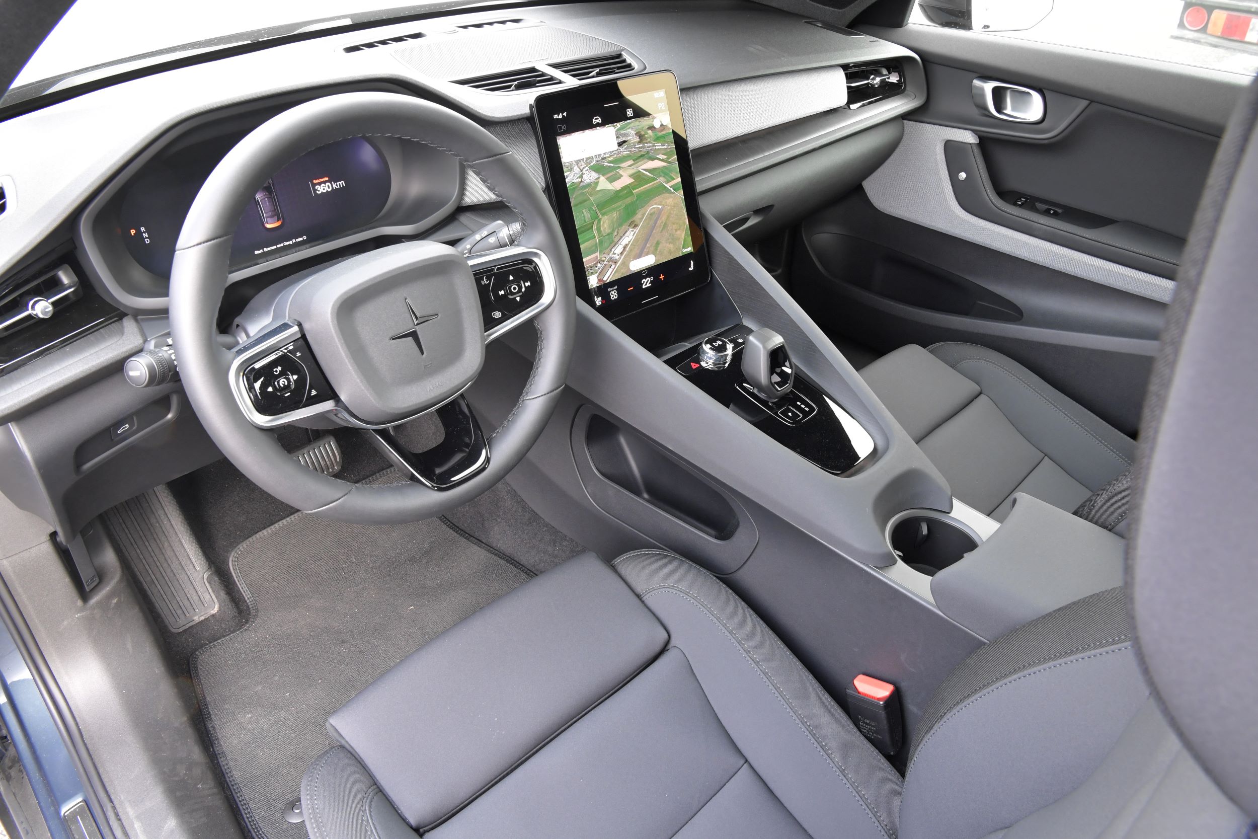Polestar 2 - kokpit 2
