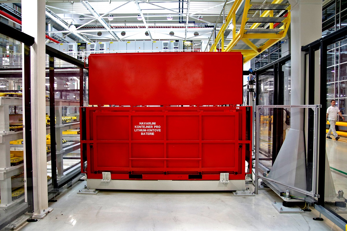 kontener do gaszenia aut elektrycznych