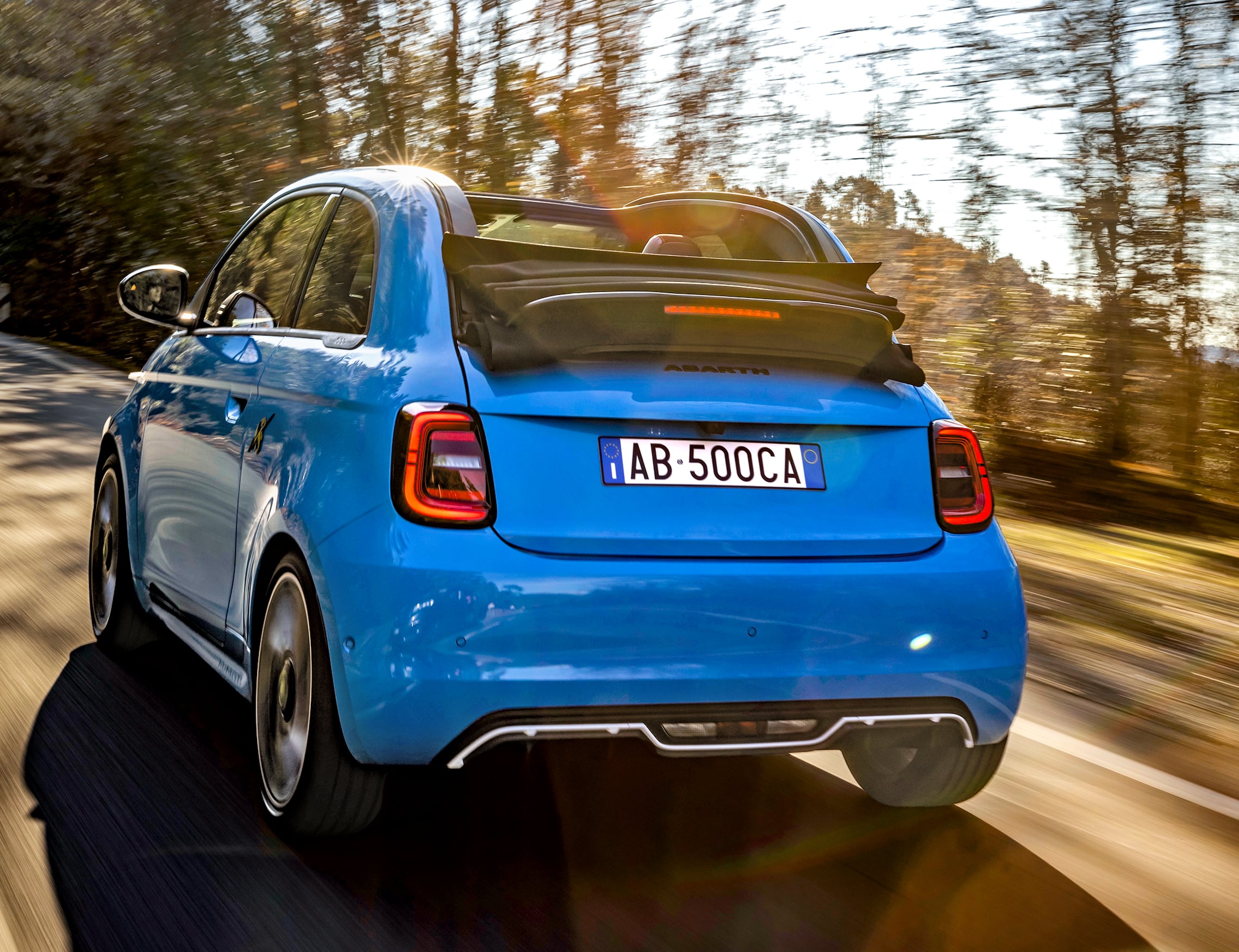 Abarth 500e cabrio tył