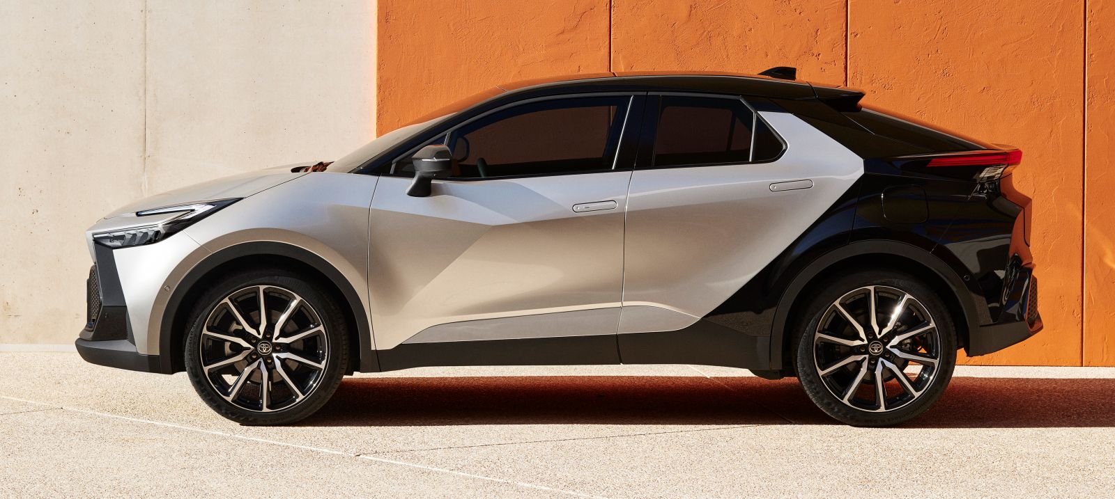 toyota-chr-bok