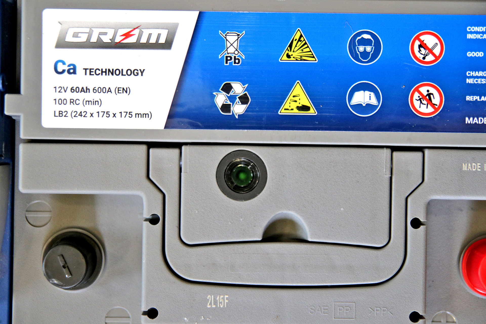 oczko kontrolne akumulatora