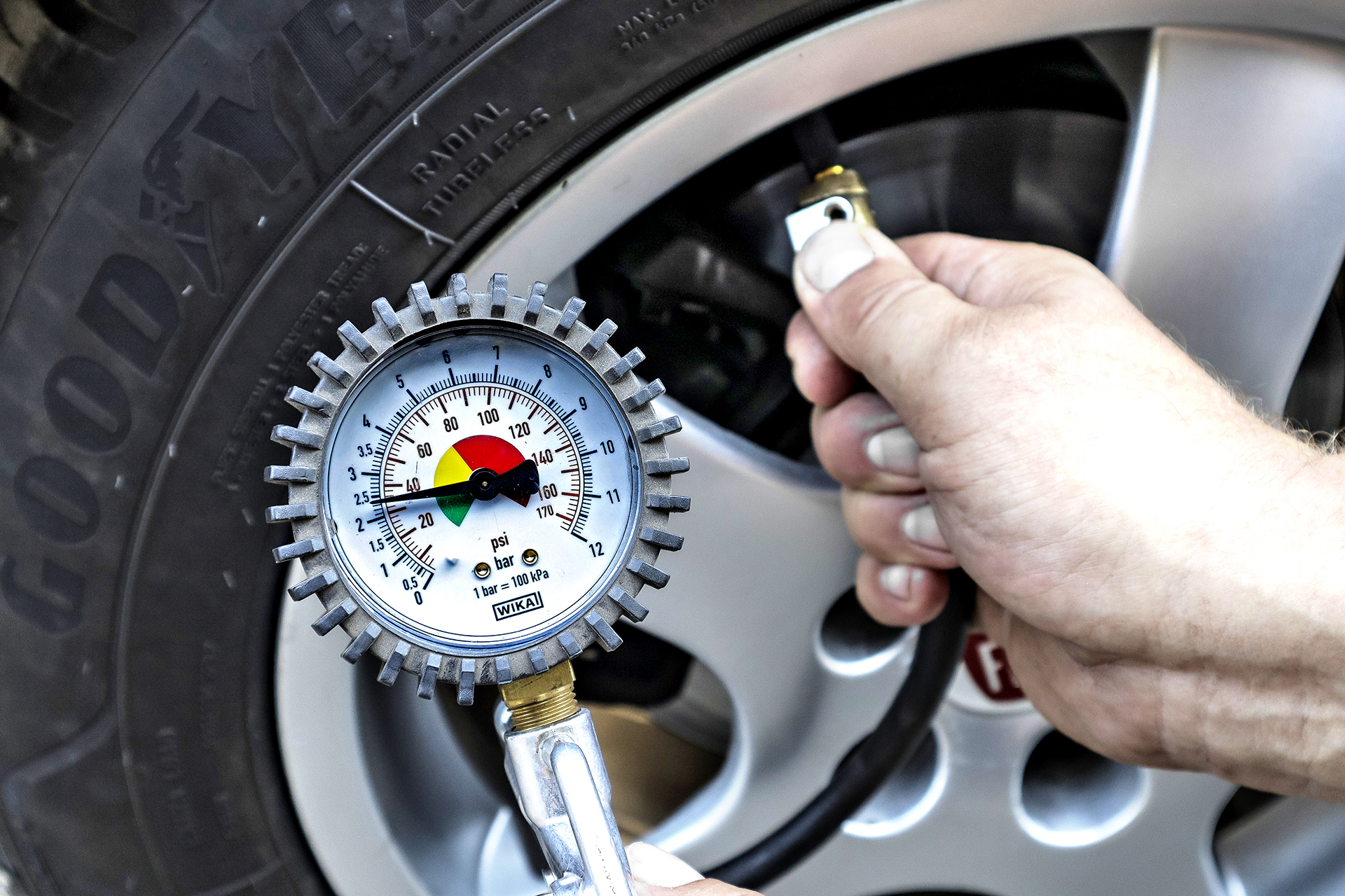 test kompresora bezprzewodowego_pomiar cisnienia